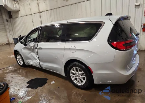 2024 Chrysler Pacifica Touring L z USA, uszkodzony, nr VIN 2C4RC1BG2RR173147